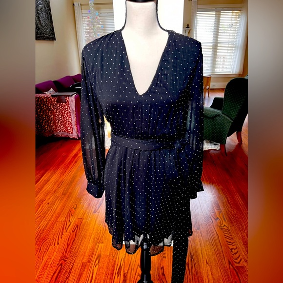 ZARA beautiful shimmering V neck, elastic waisted Chiffon Mini dress🔥🔥🔥 - Picture 8 of 9